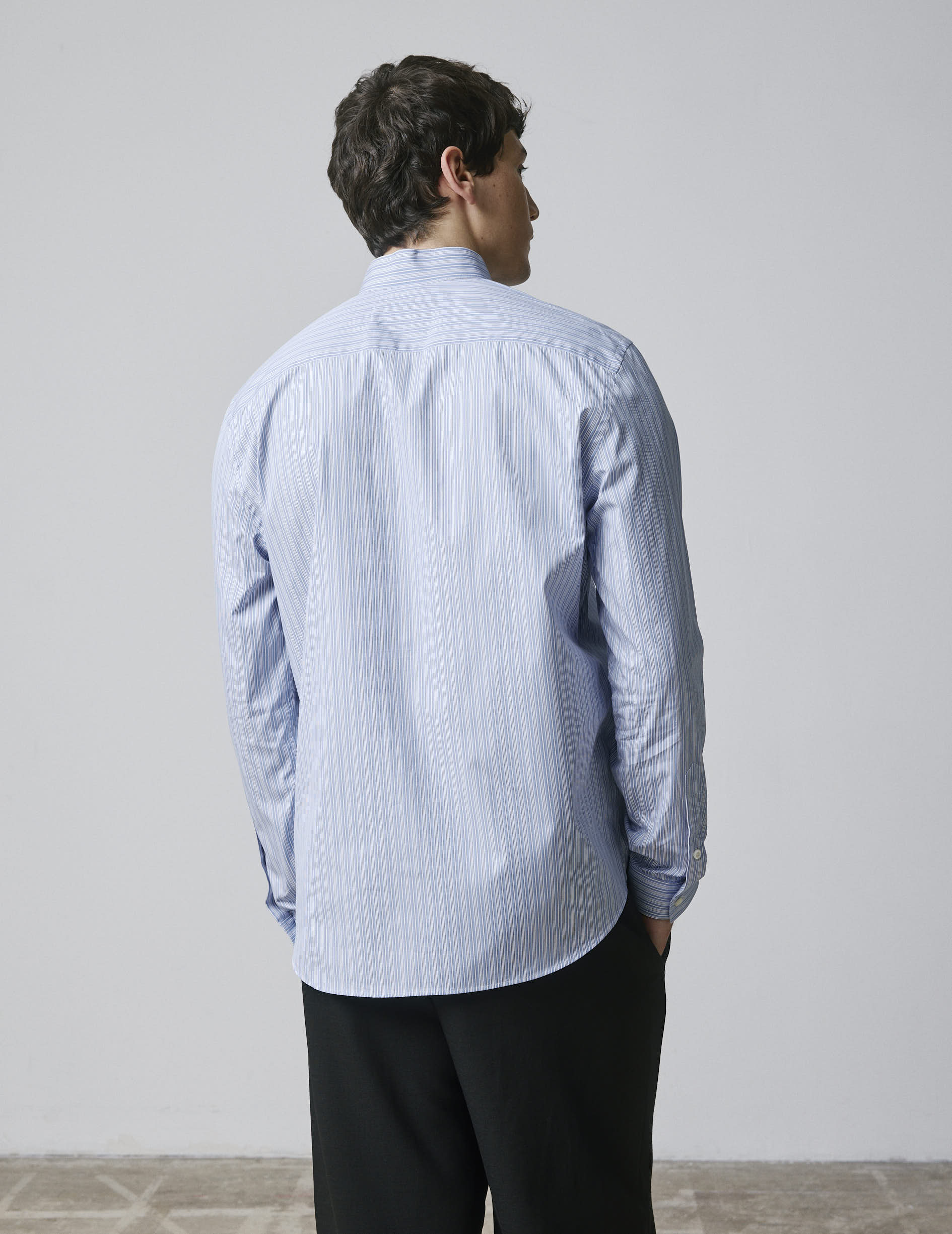 Chemise semi-ajustée rayée bleue - Image 5