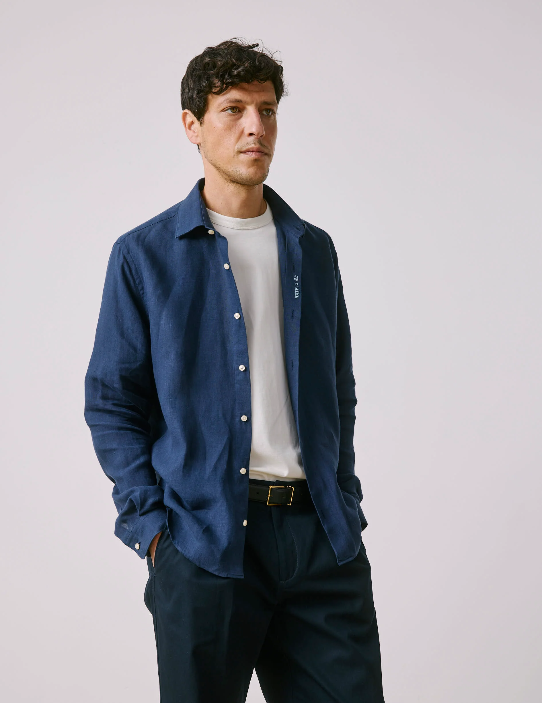 Chemise mixte "Je t'aime" en lin bleu marine - Image 4