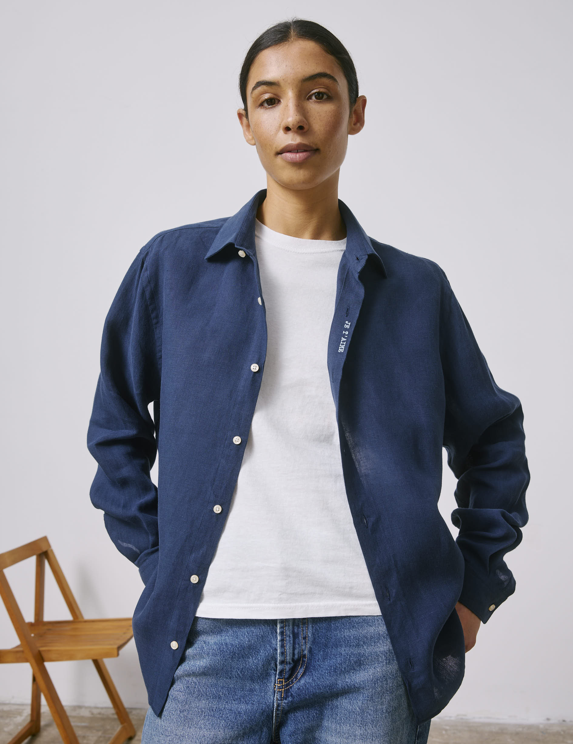 Chemise mixte "Je t'aime" en lin bleu marine - Image 5