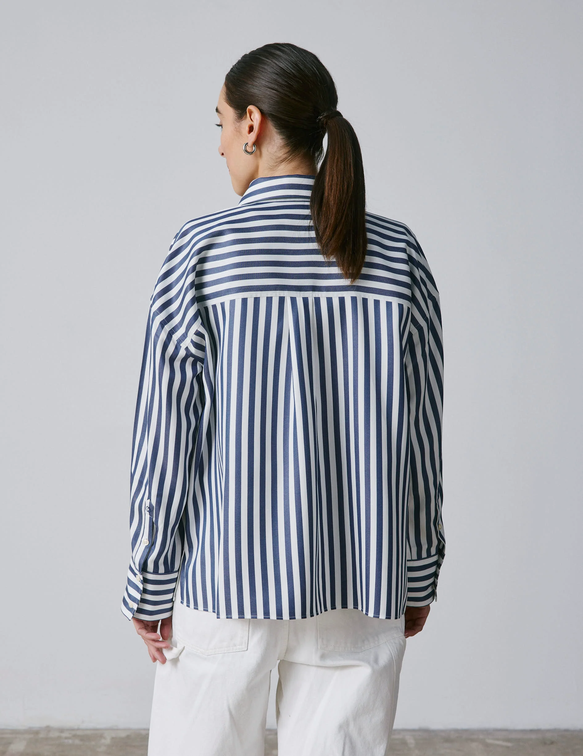 Chemise Noémia rayée bleu marine - Image 2
