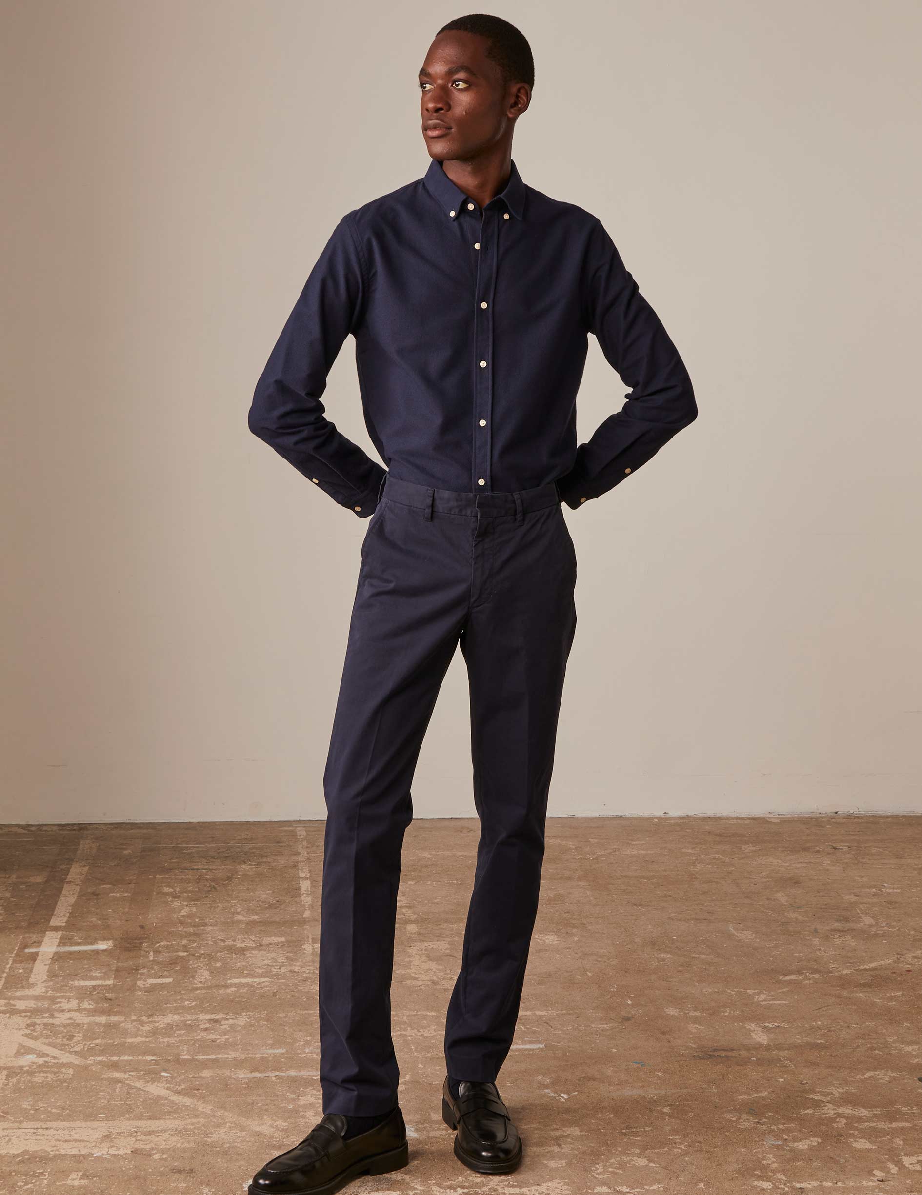 Chino Maxence en coton marine - Image 3