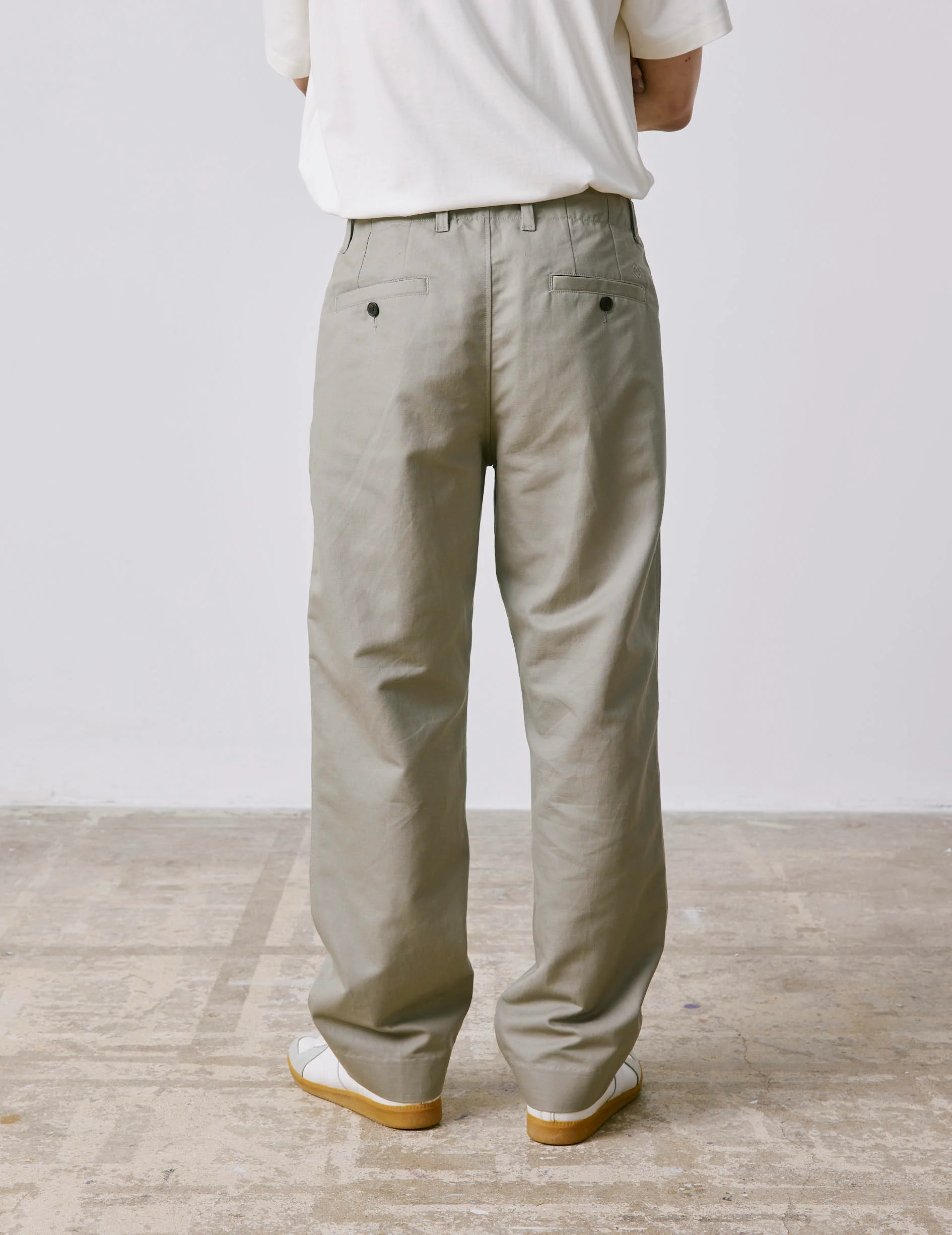 Pantalon Nataneo en lin kaki - Image 2