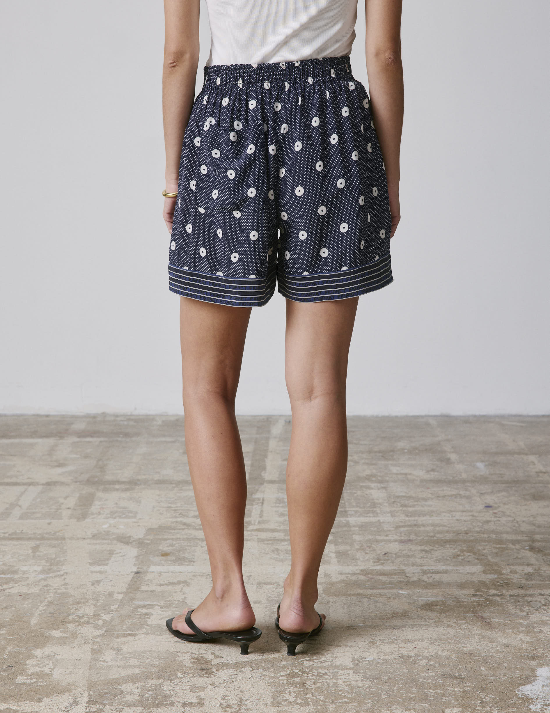 Short Nina en crêpe marine - Image 3