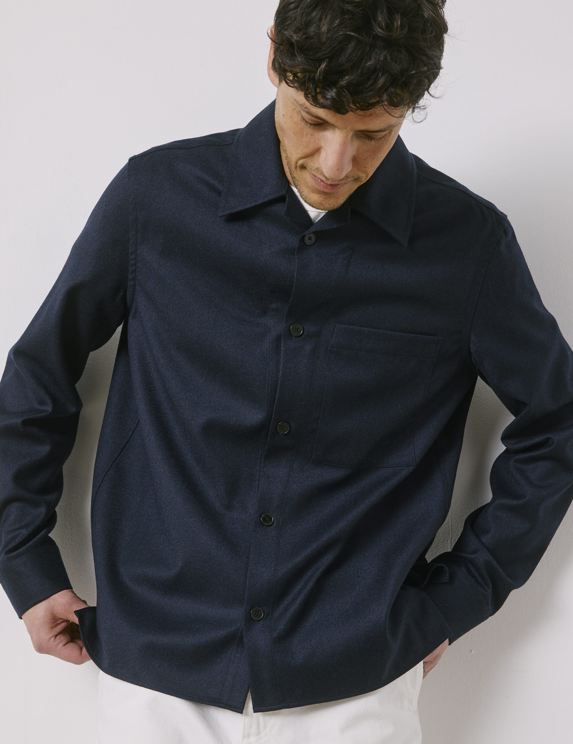 Surchemise Nael en laine vierge et cachemire bleu marine - Image 4